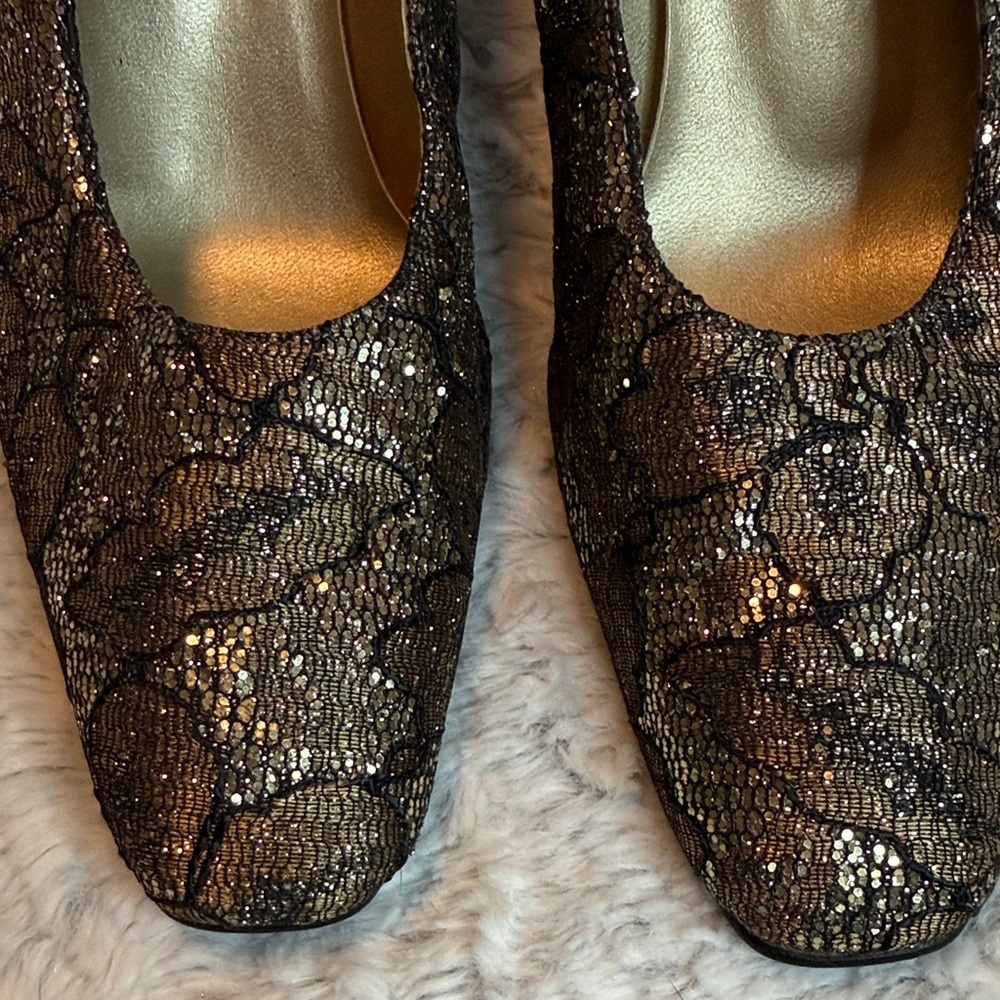 J.Renee Pumps - Picture 4 of 8